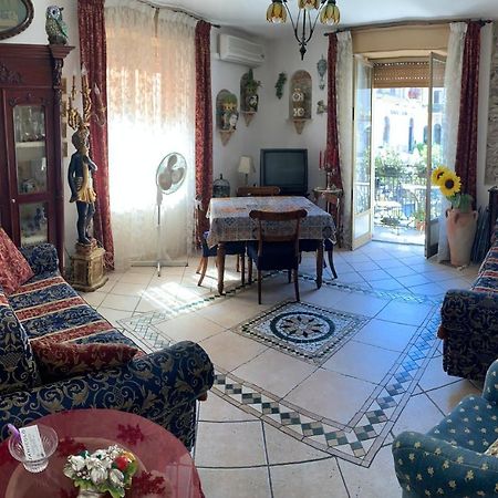 Апартаменти Casa Antica Savoia Таорміна Екстер'єр фото