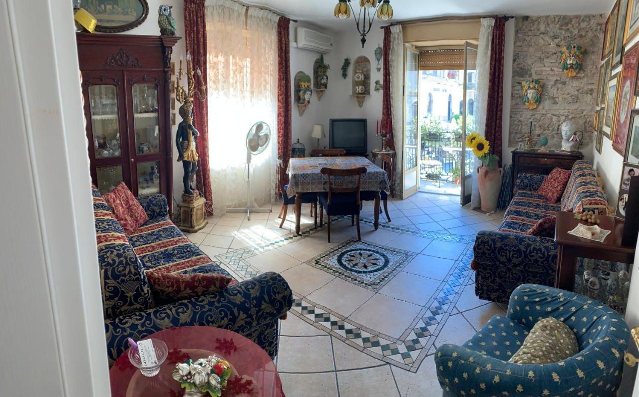 Апартаменти Casa Antica Savoia Таорміна Екстер'єр фото
